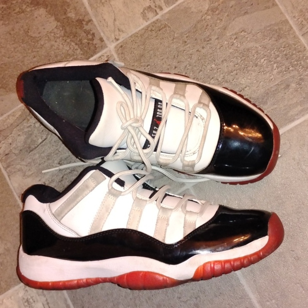 Jordan 11 Retro Low Sz 7Y Concord Bred (GS) $130 OBO - Picture 4 of 4